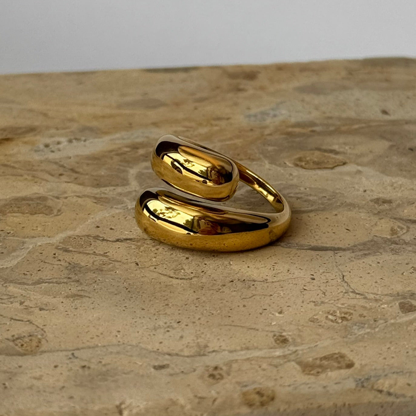 Double Twisted Ring