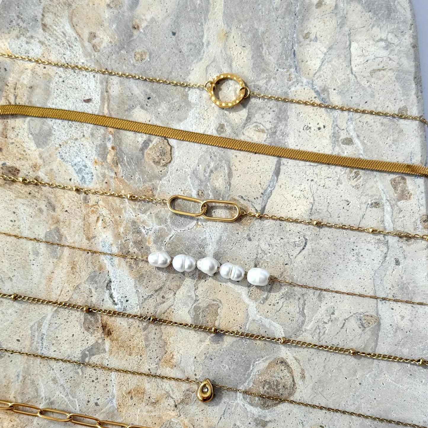 Amalia Choker