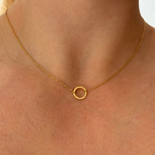 Amalia Choker